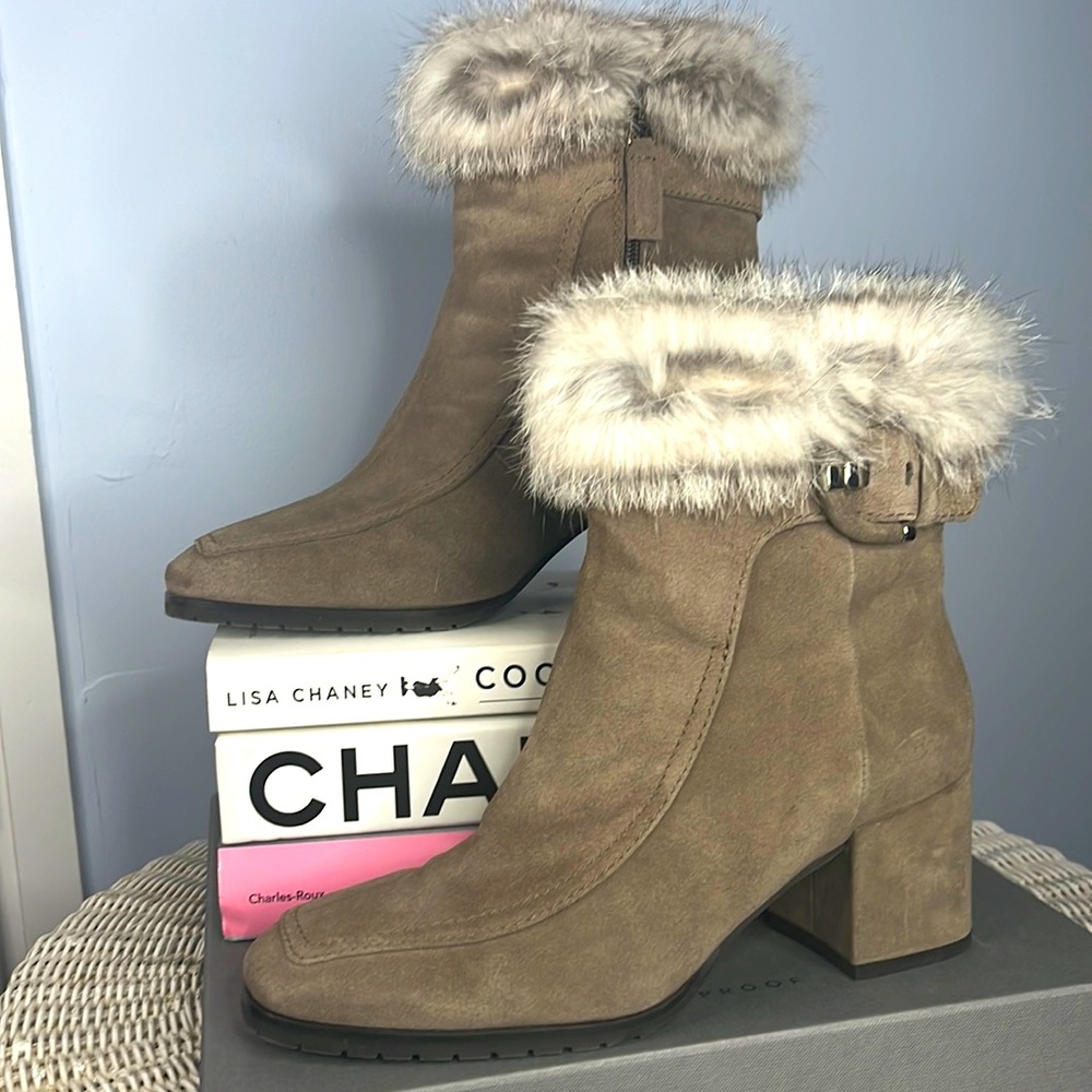 Aquatalia taupe suede fur lined boots size 8.5